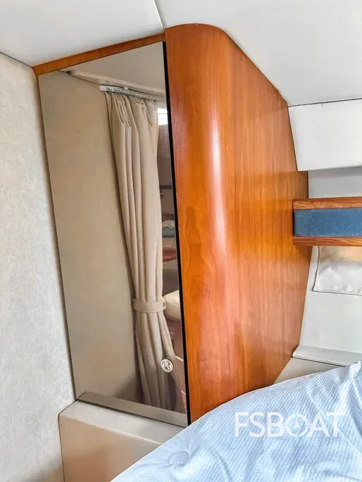 2000 Cruisers Yachts 3375 - Media 12