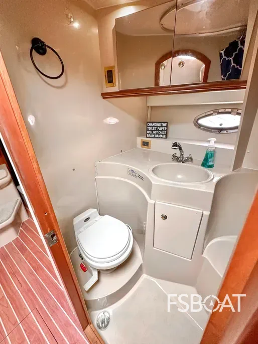 2000 Cruisers Yachts 3375 - Media 10