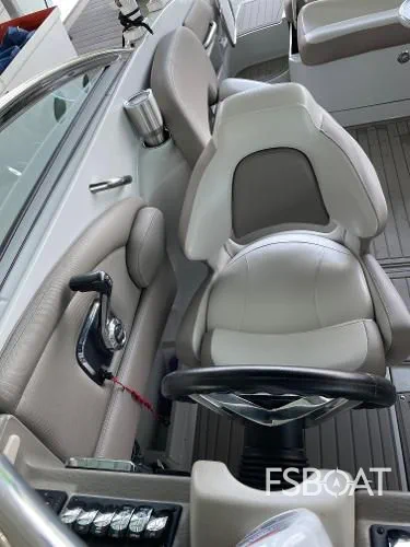2019 Crownline Eclipse E255 - Media 19
