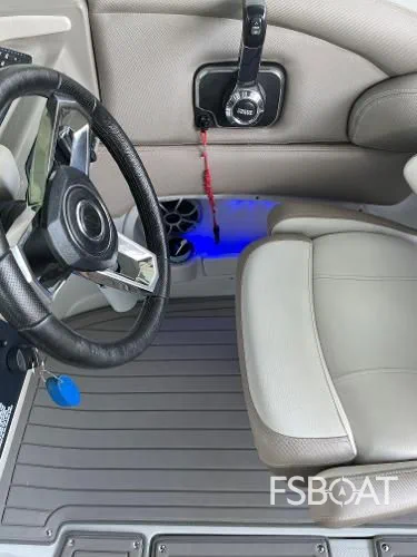 2019 Crownline Eclipse E255 - Media 23