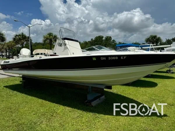 2005 Triton 240 LTS - Media 4
