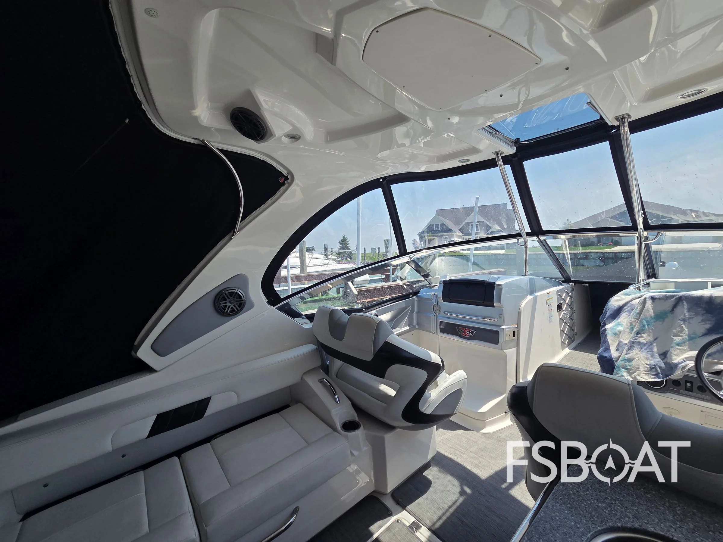 2014 Chaparral 327 SSX - Media 8