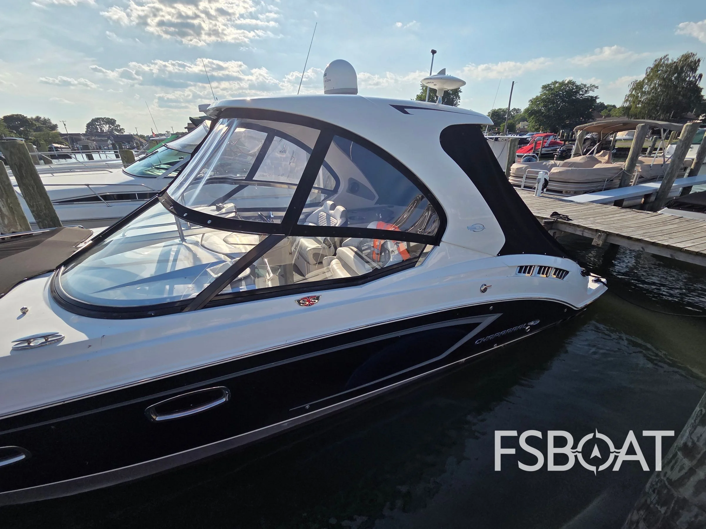 2014 Chaparral 327 SSX - Media 14