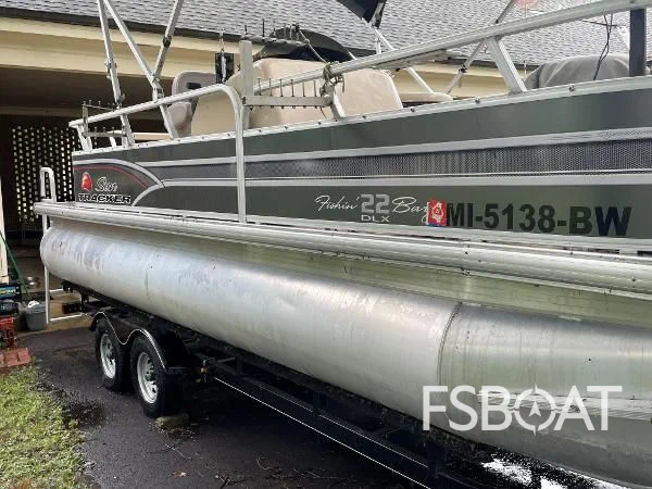 2015 Sun Tracker Party Barge 22 DLX - Media 2