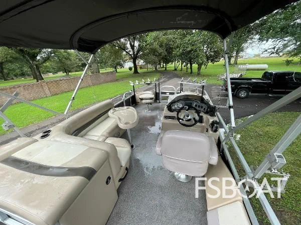 2015 Sun Tracker Party Barge 22 DLX - Media 6
