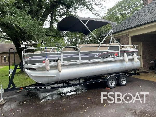 2015 Sun Tracker Party Barge 22 DLX - Media 4