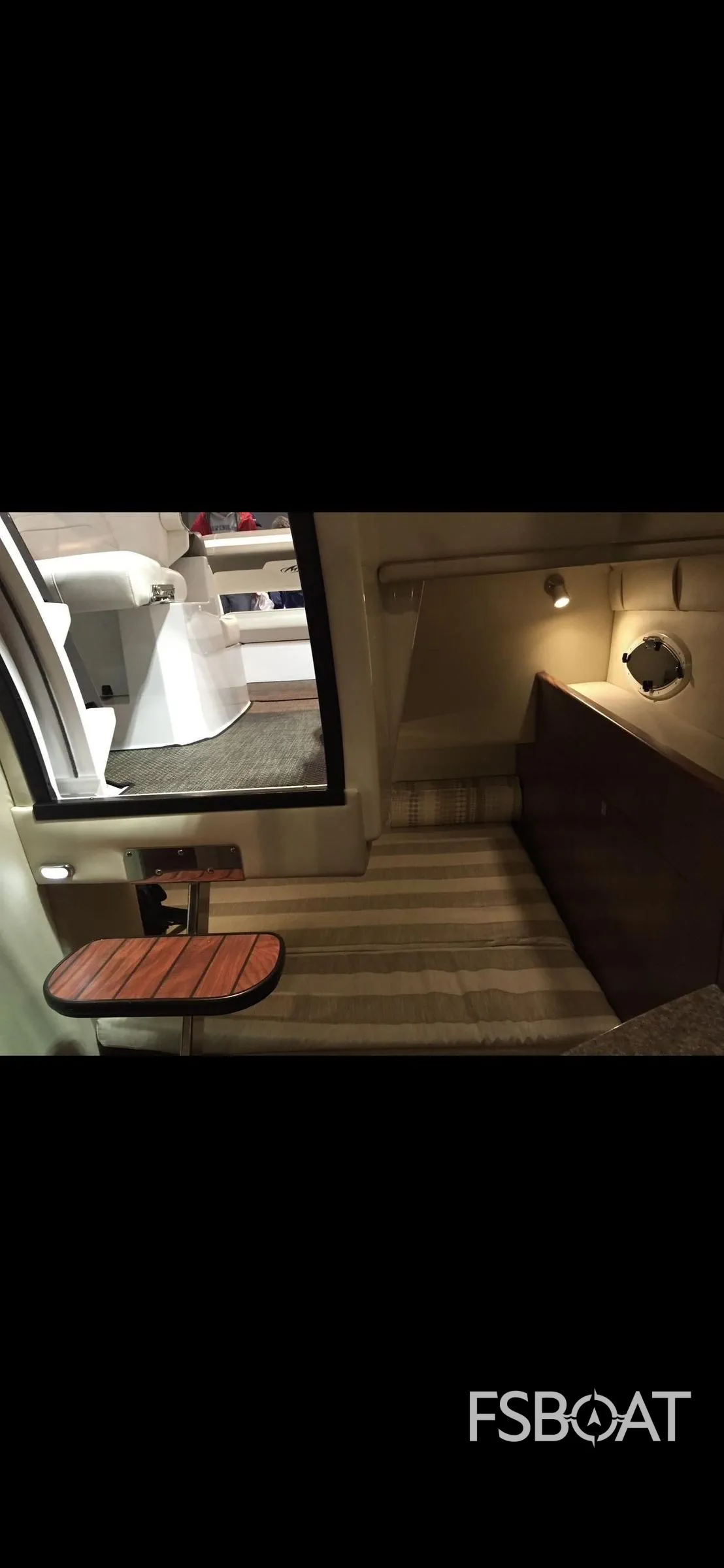 2015 Monterey 275 Sport Yacht - Media 9