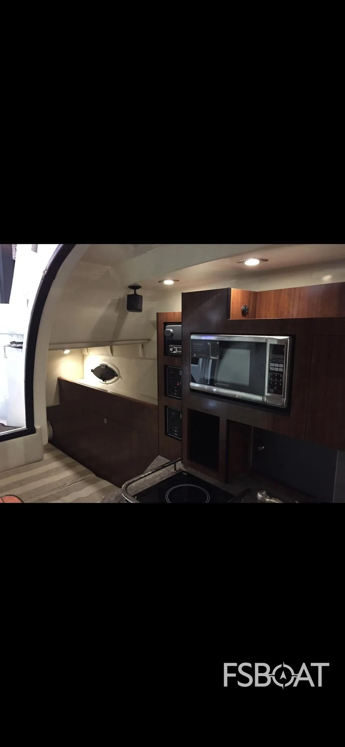 2015 Monterey 275 Sport Yacht - Media 6