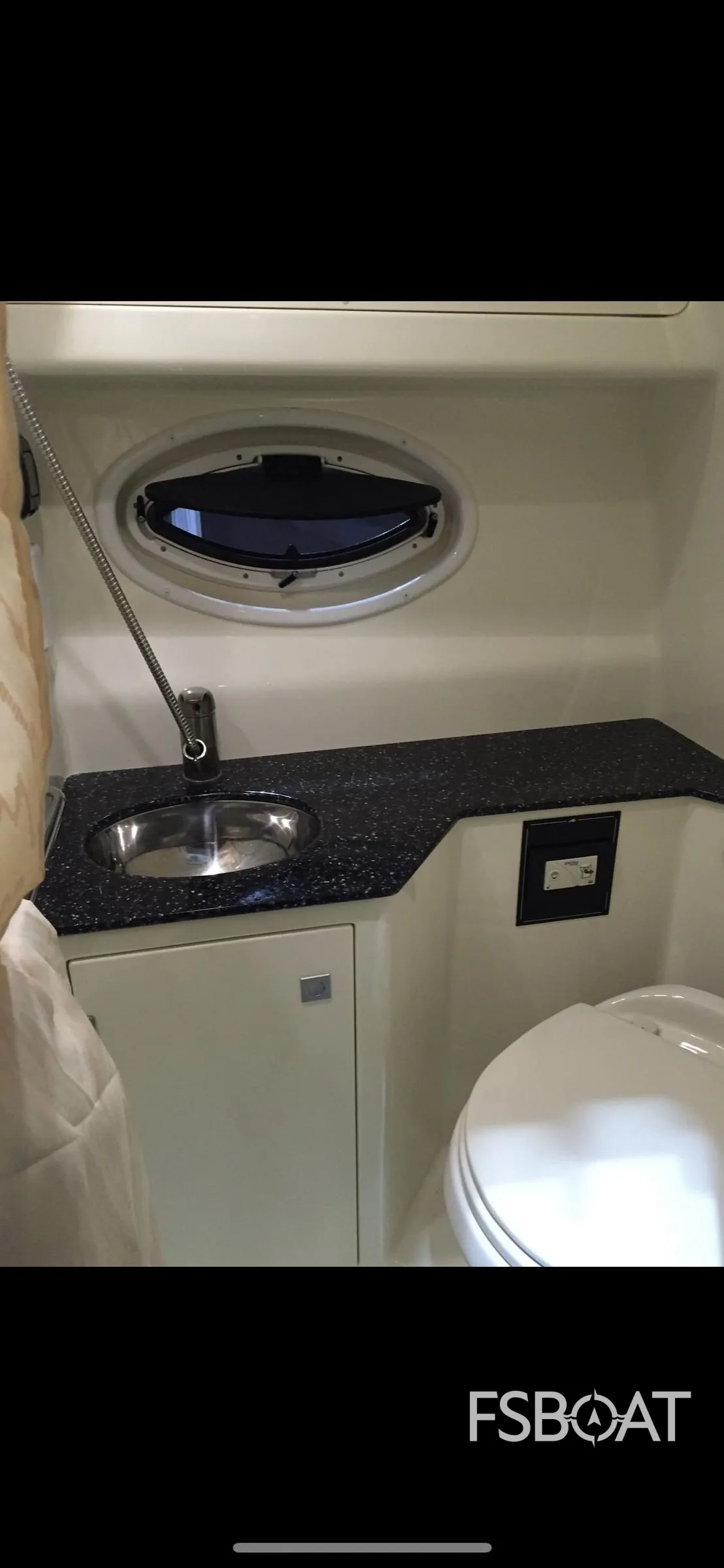 2015 Monterey 275 Sport Yacht - Media 7