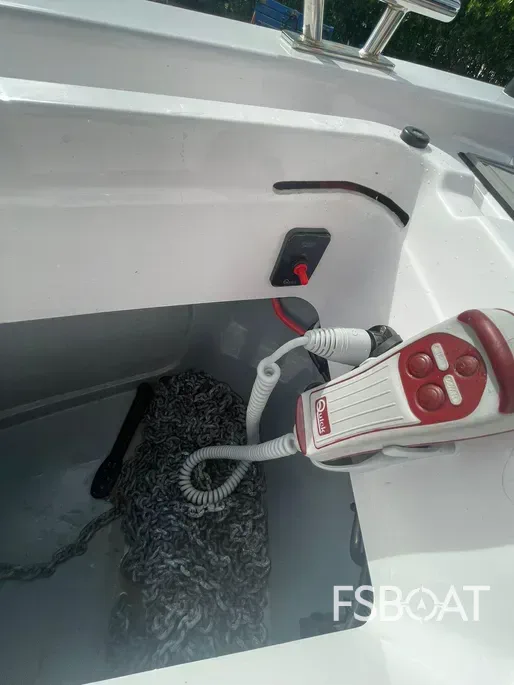 2023 Axopar 25 Cross-Top - Media 9