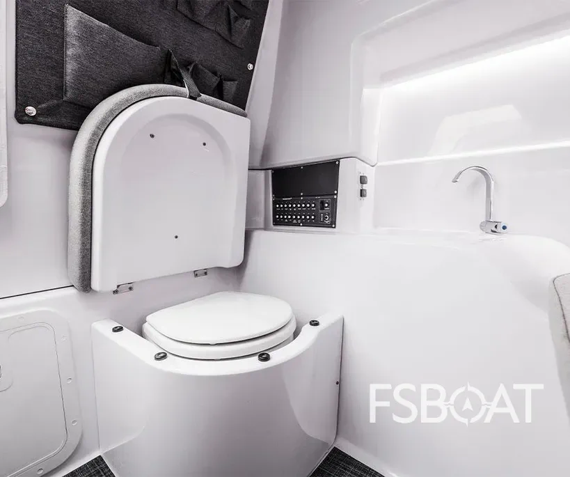 2023 Axopar 25 Cross-Top - Media 23