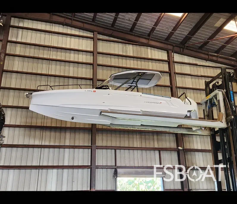 2023 Axopar 25 Cross-Top - Media 2