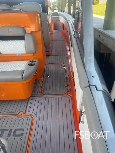 2022 Mystic Powerboats M3800 - Media 9