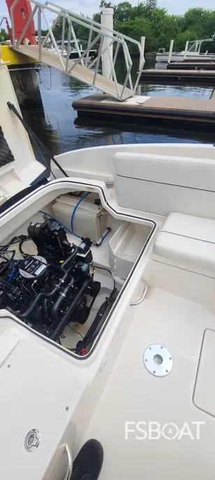 2015 Bayliner 642 Overnighter - Media 15