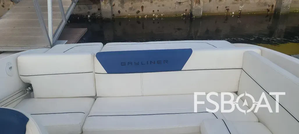 2015 Bayliner 642 Overnighter - Media 6