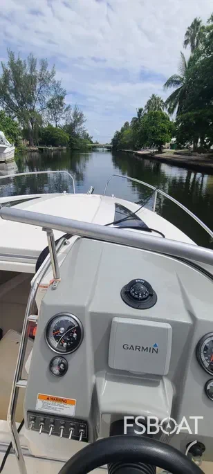 2015 Bayliner 642 Overnighter - Media 9