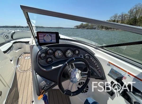 2012 Larson LXi 29.2 - Media 4