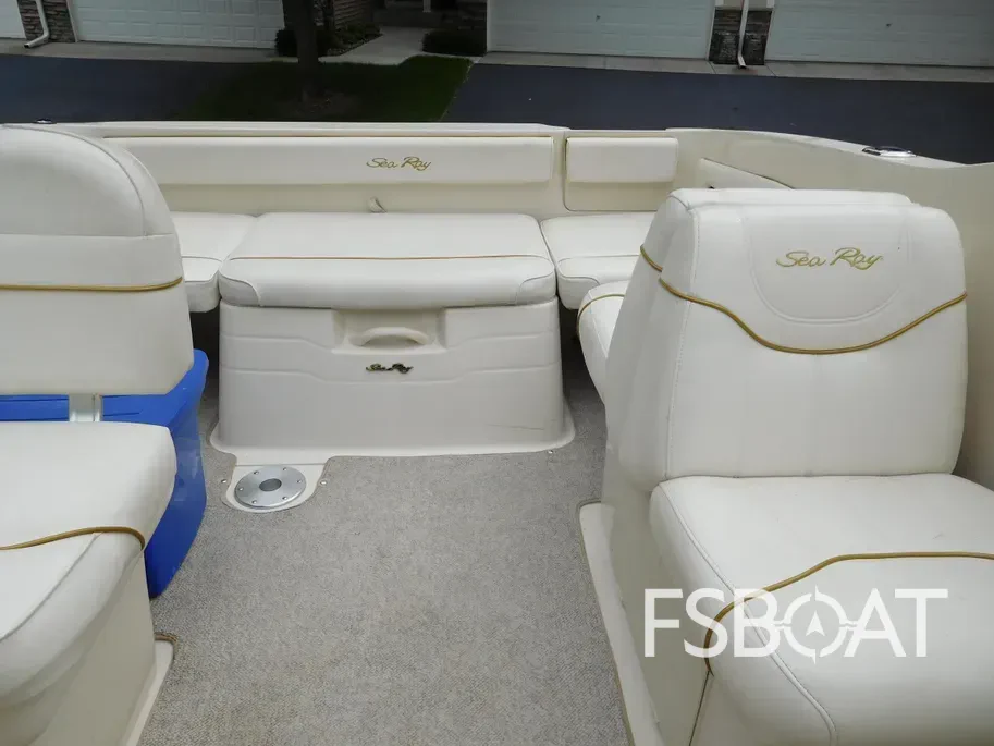 2001 Sea Ray 210 Express Cruiser - Media 6