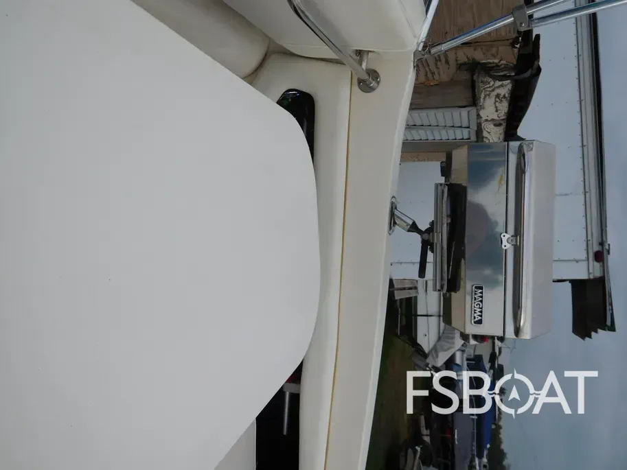 2001 Sea Ray 210 Express Cruiser - Media 18
