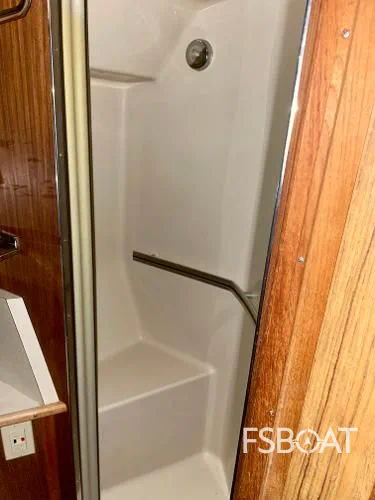 1986 Sea Ray 390 Express - Media 14