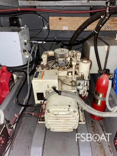 1986 Sea Ray 390 Express - Media 20