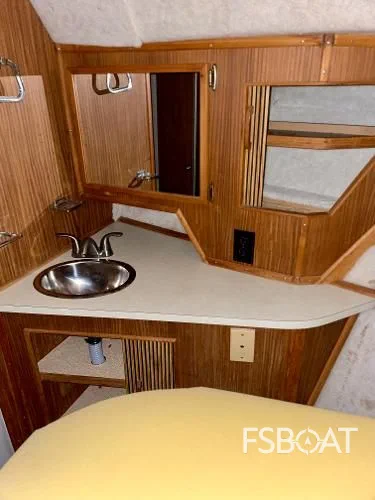 1986 Sea Ray 390 Express - Media 12