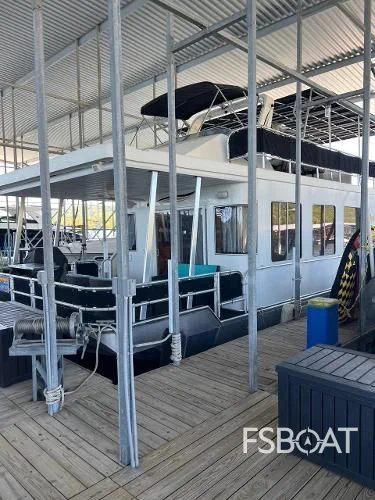 2008 Starlite Custom Houseboat - Media 4
