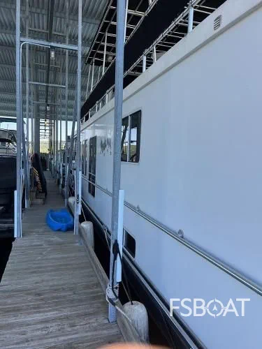 2008 Starlite Custom Houseboat - Media 6