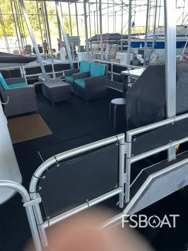2008 Starlite Custom Houseboat - Media 7