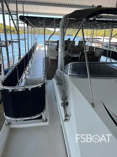 2008 Starlite Custom Houseboat - Media 20