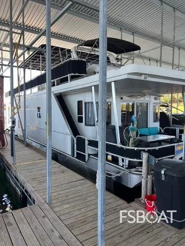 2008 Starlite Custom Houseboat - Media 8