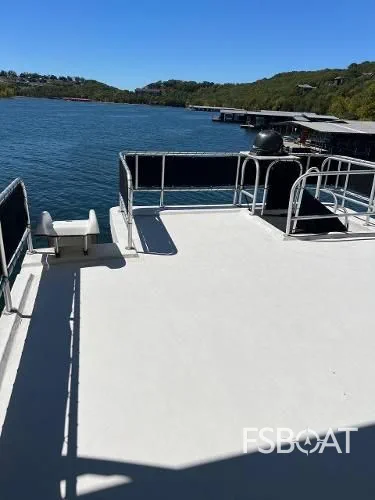 2008 Starlite Custom Houseboat - Media 24