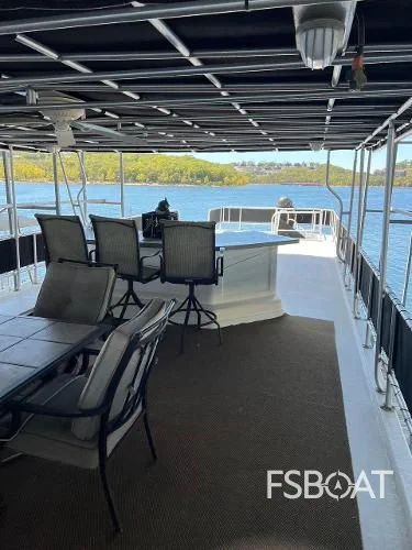 2008 Starlite Custom Houseboat - Media 21