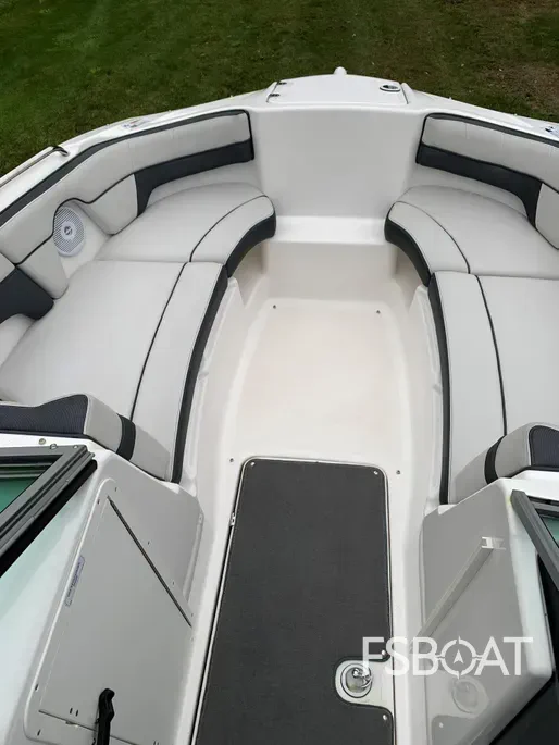 2015 Yamaha Boats SX210 - Media 4