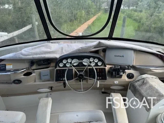 2005 Carver 41 Cockpit Motor Yacht - Media 10