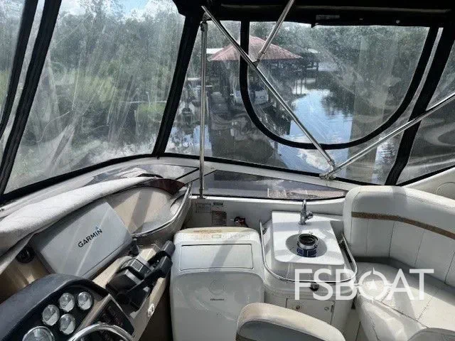 2005 Carver 41 Cockpit Motor Yacht - Media 12