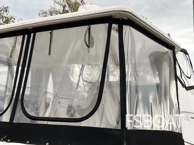 2005 Carver 41 Cockpit Motor Yacht - Media 8