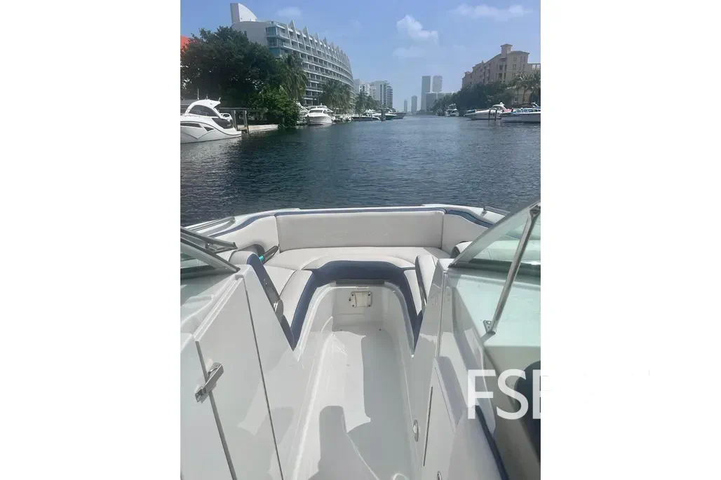 2023 Crownline Eclipse E235 XS - Media 23