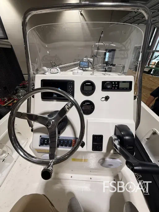 2022 Key West 1720 Center Console - Media 5