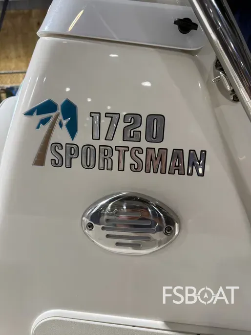 2022 Key West 1720 Center Console - Media 6