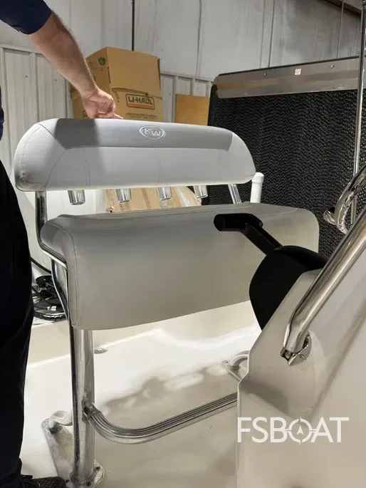2022 Key West 1720 Center Console - Media 9