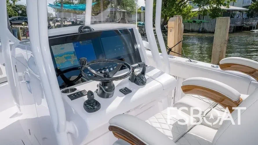 2025 Jupiter 30 HFS - Media 6