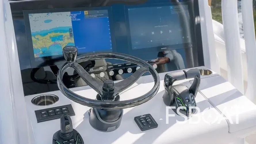 2025 Jupiter 30 HFS - Media 5