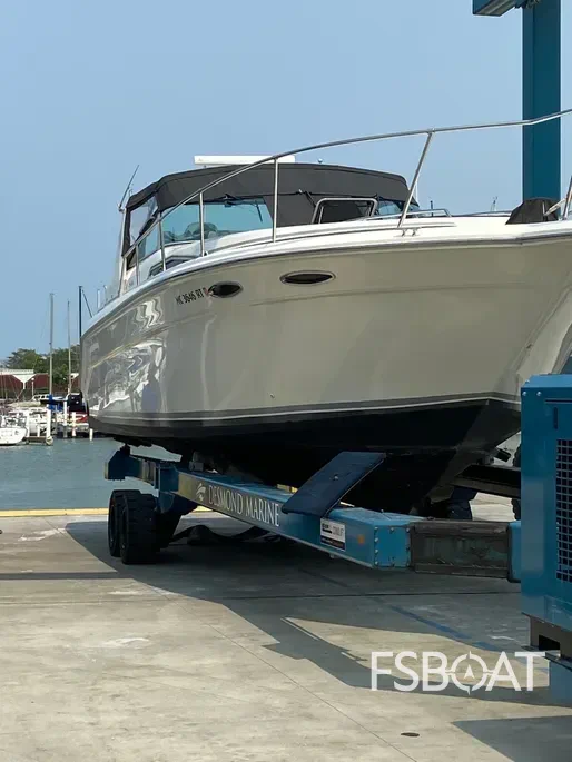 1990 Sea Ray 350 Express Cruiser - Media 10