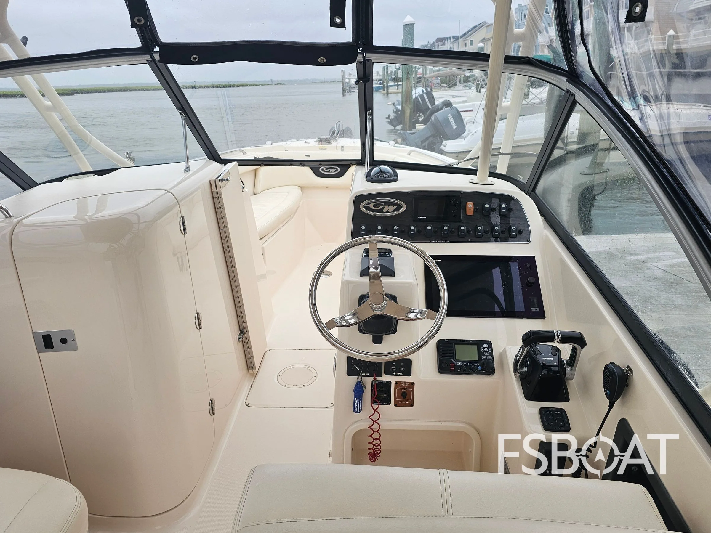 2015 Grady-White Freedom 275 - Media 18