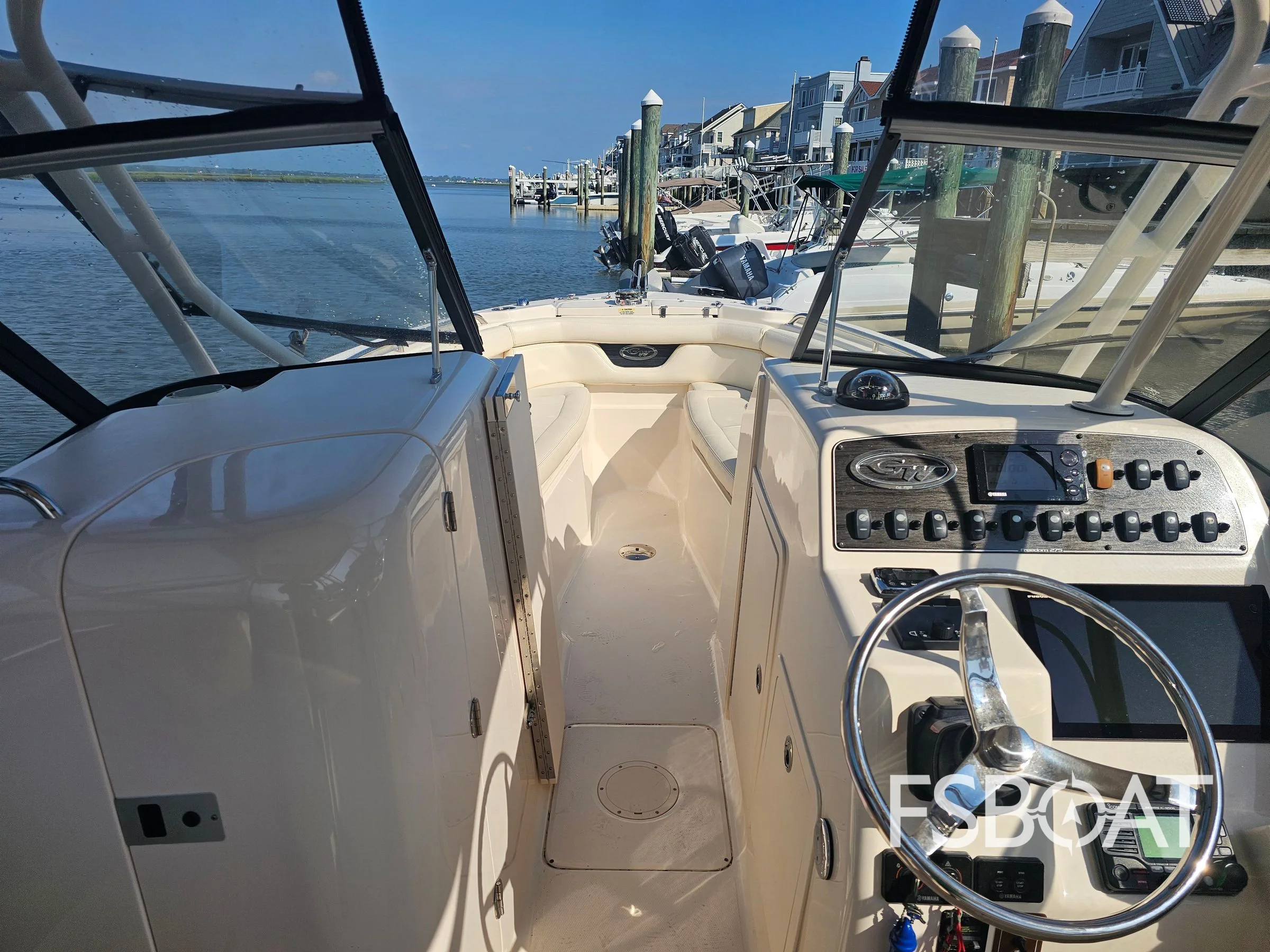 2015 Grady-White Freedom 275 - Media 11
