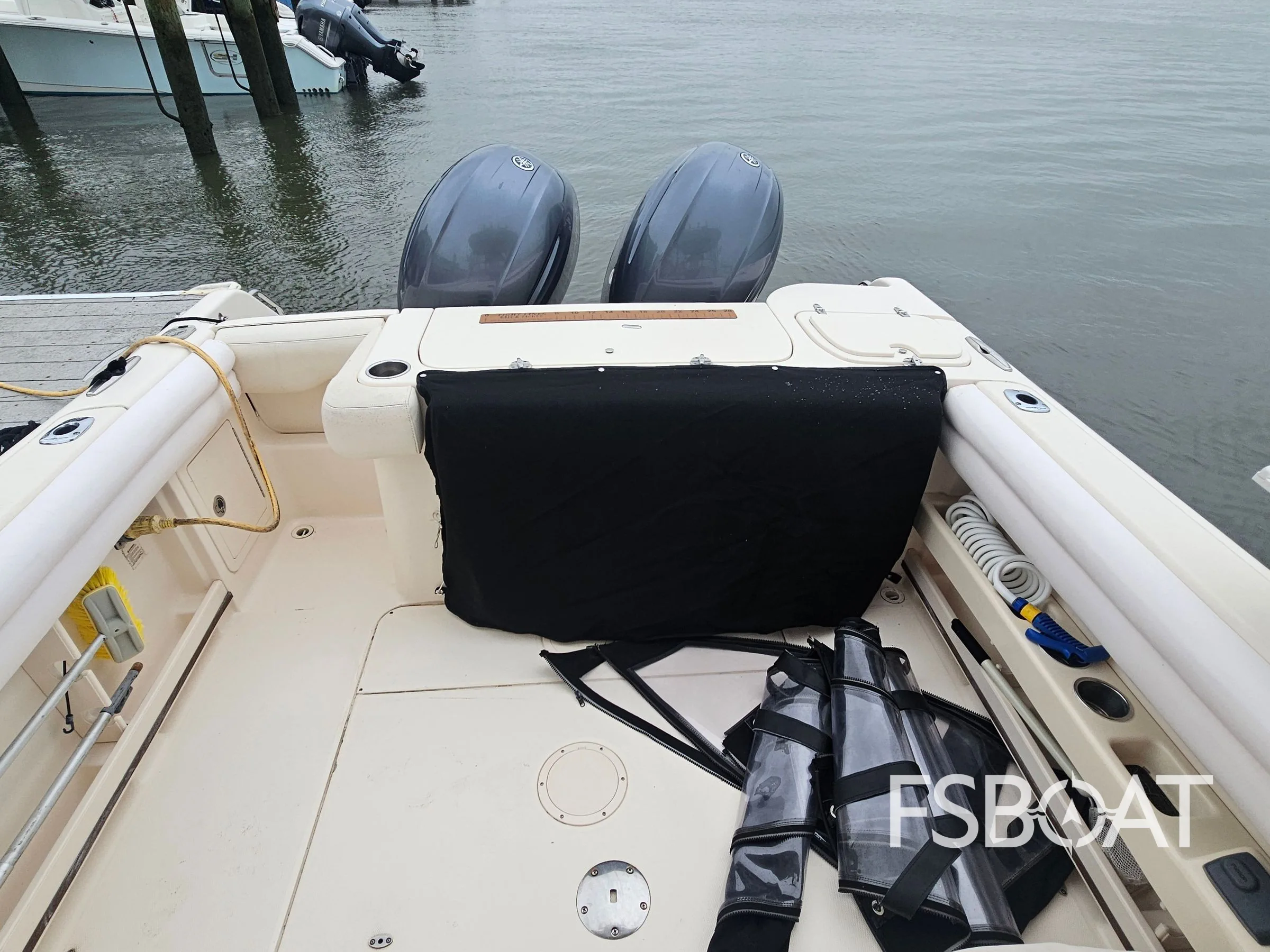 2015 Grady-White Freedom 275 - Media 20