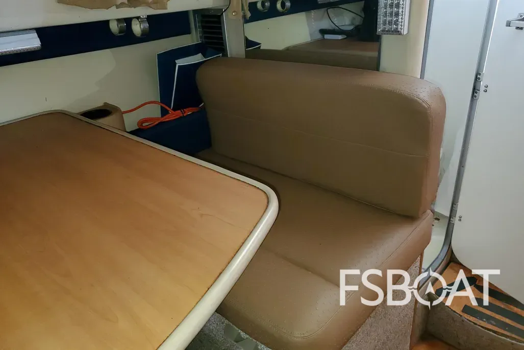 2007 Bayliner Discovery 246 - Media 8