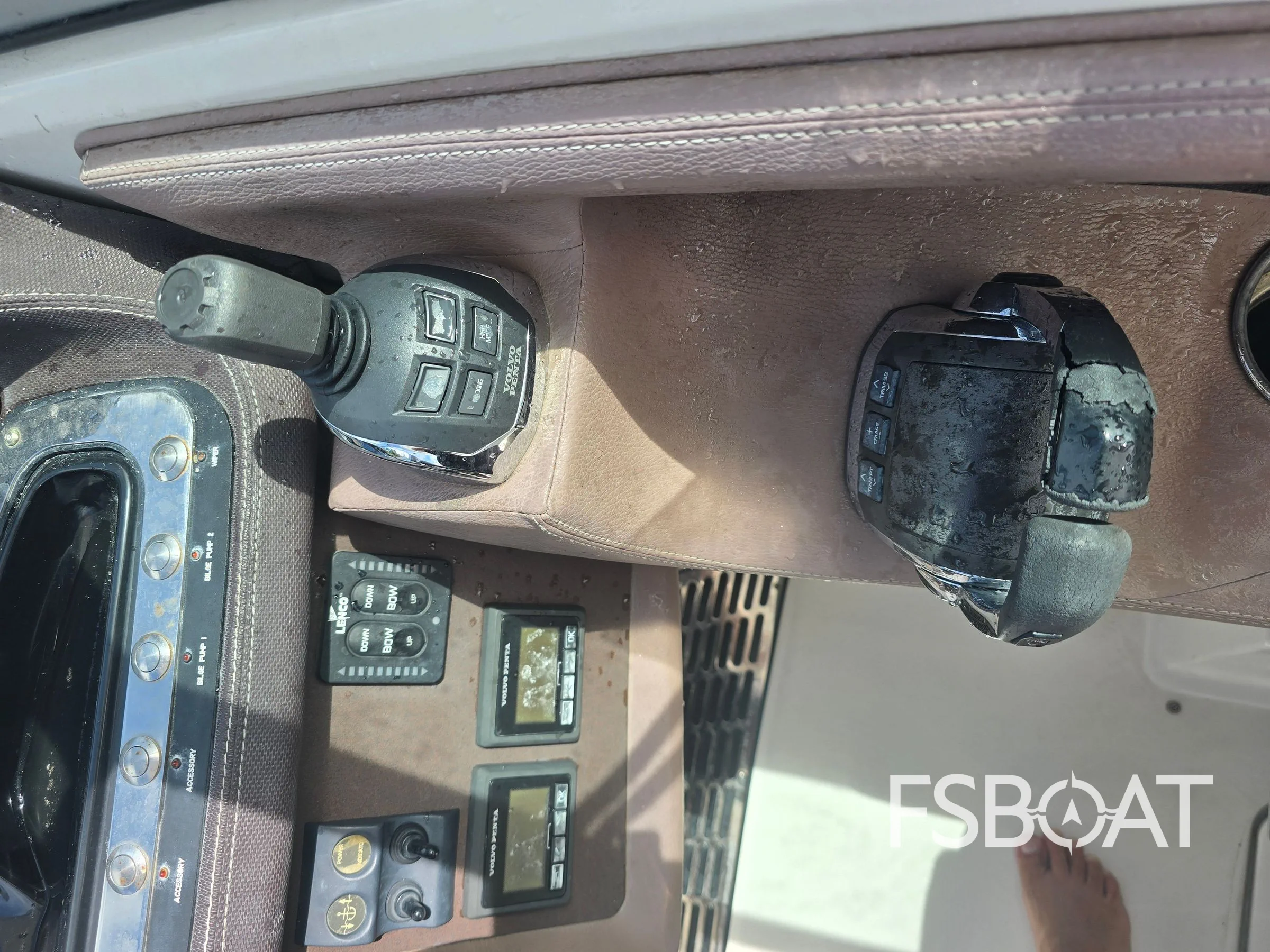 2014 Cobalt 302 - Media 24