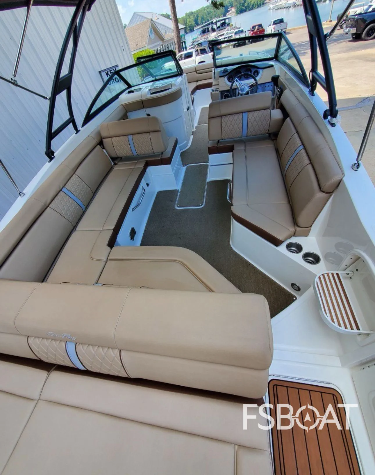 2016 Sea Ray 270 Sundeck - Media 8